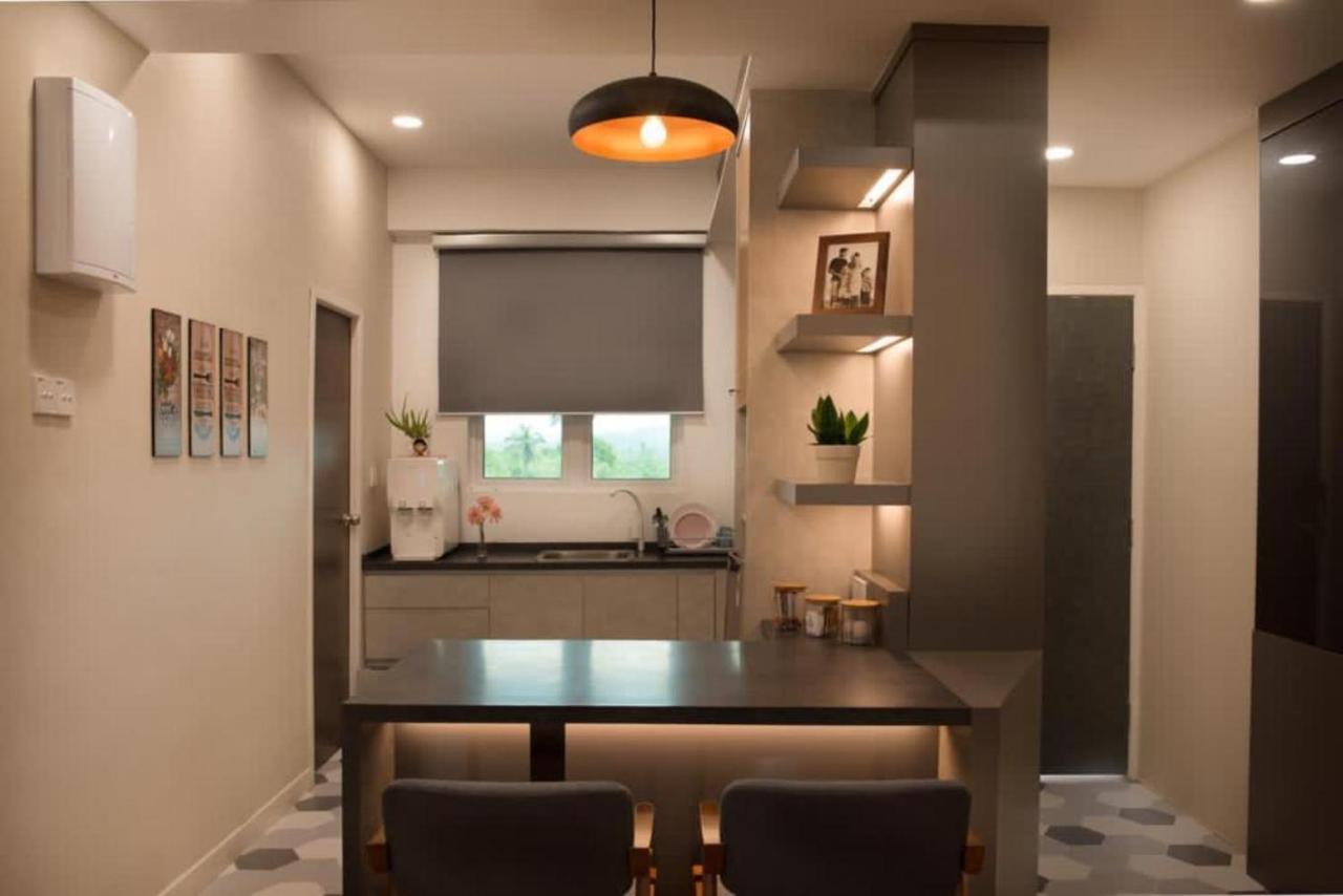 Designer Suite Apartment Seaview 10Pax Families Suite 쿠아 외부 사진